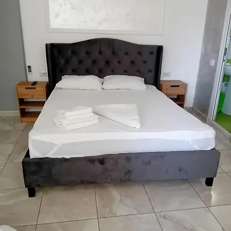 Si Daniel Apartment